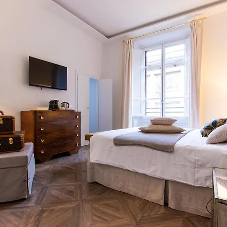 Kf Deluxe Bed & Breakfast