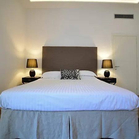 Kf Deluxe Bed & Breakfast